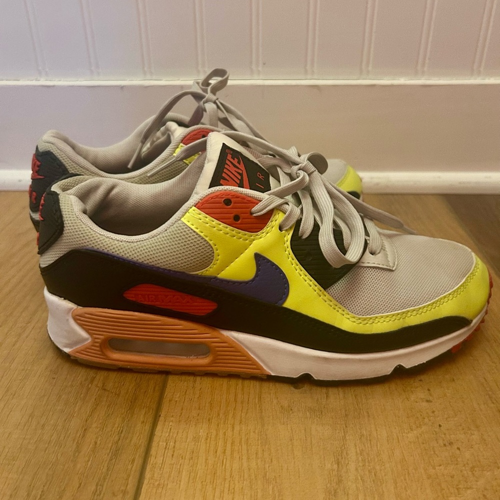 Women’s Nike Air Max 90 Sneakers - sz 8.5